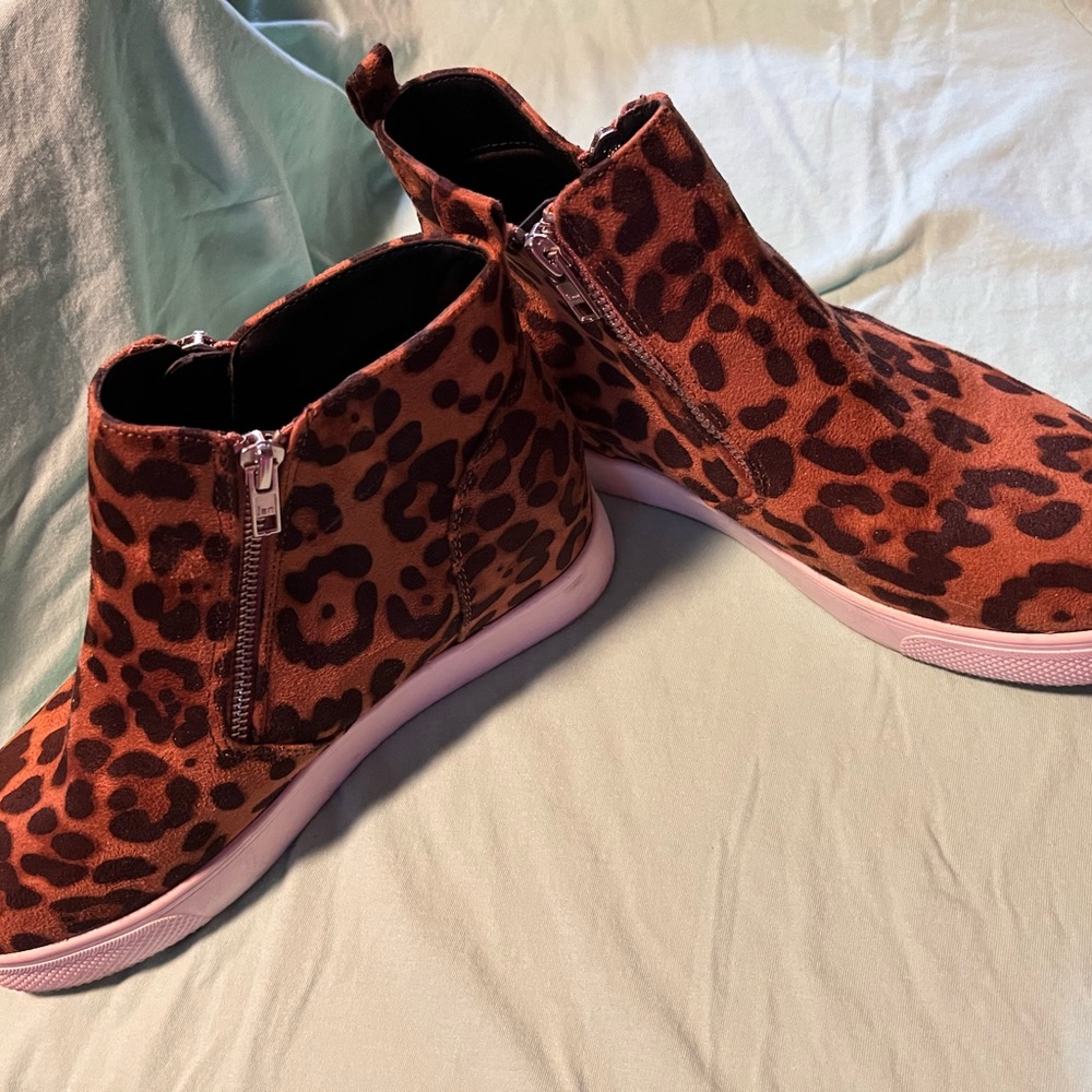 TIME and TRU Women’s Booties